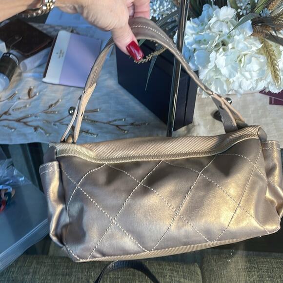 CHANEL Beige Quilted Shoulder Bag - Picture 2 of 7